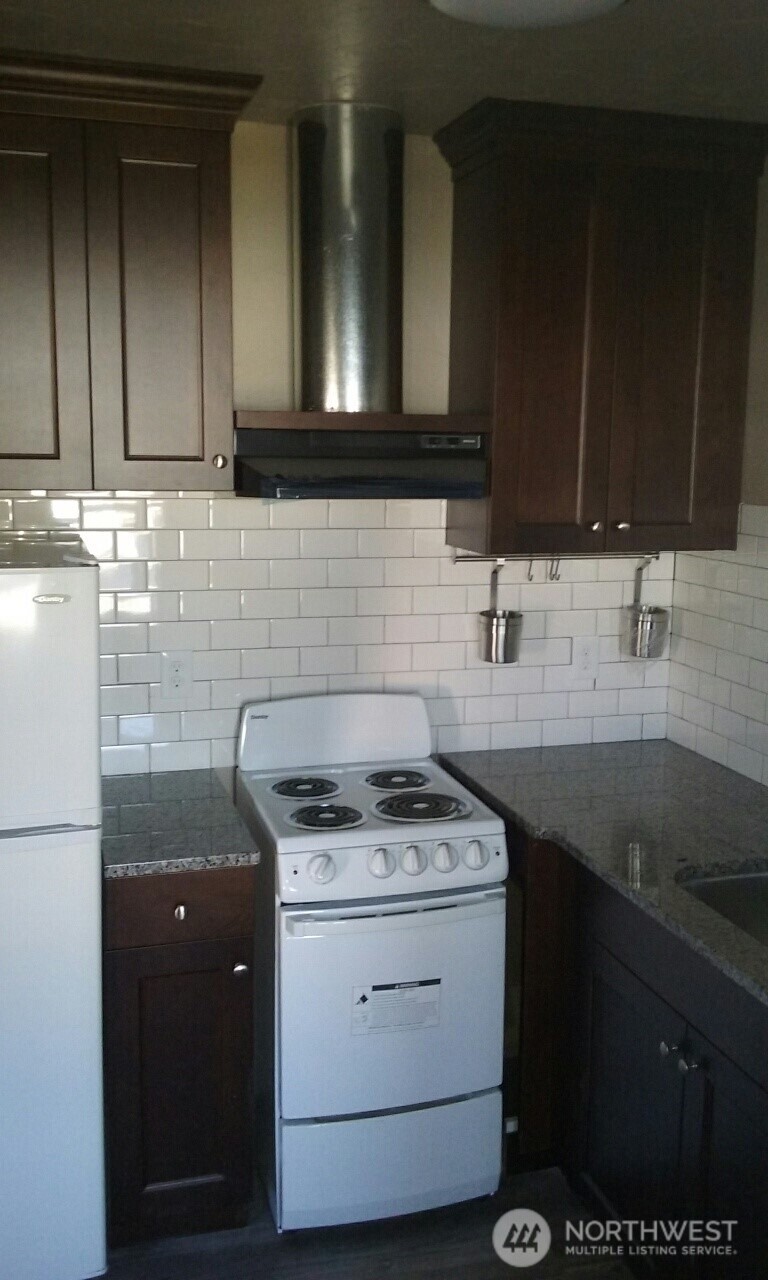 500 Hillkress Street Property Photo 15