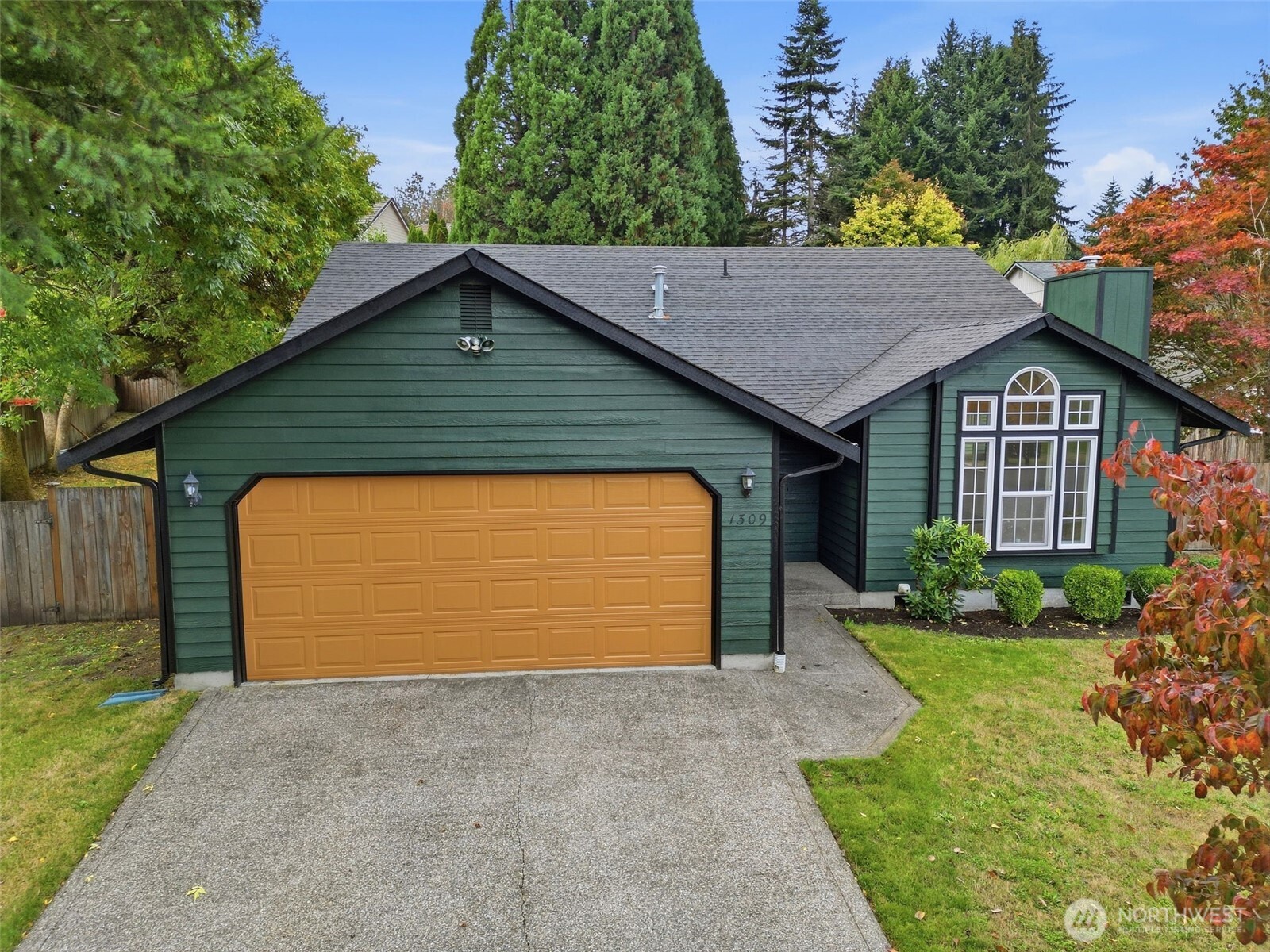 1309 Scarlet Oak Drive Property Photo 1