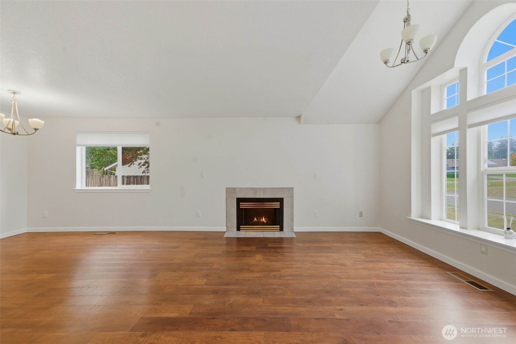 1309 Scarlet Oak Drive Property Photo 3