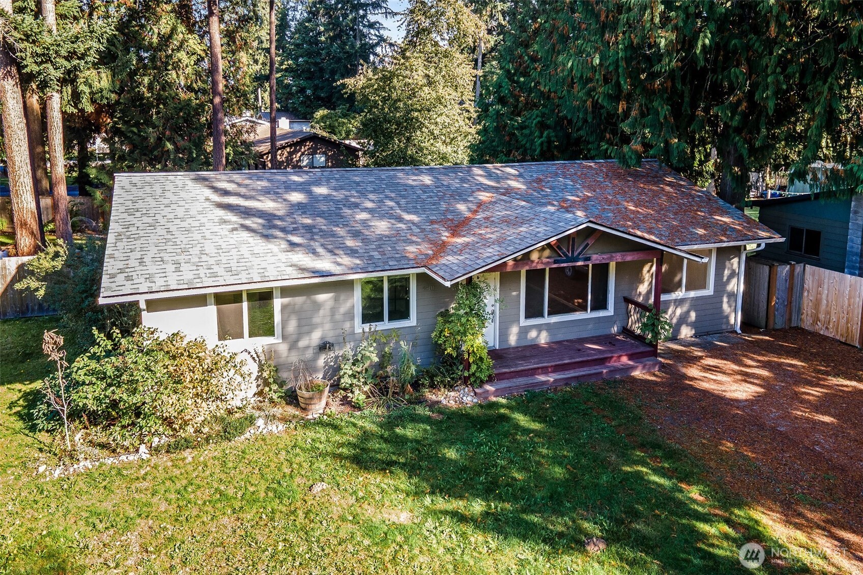 4501 W Tapps Drive Property Photo 2