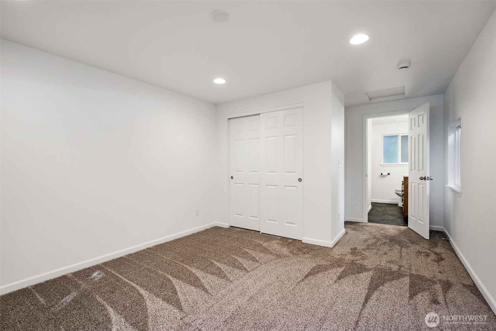 4501 W Tapps Drive Property Photo 13