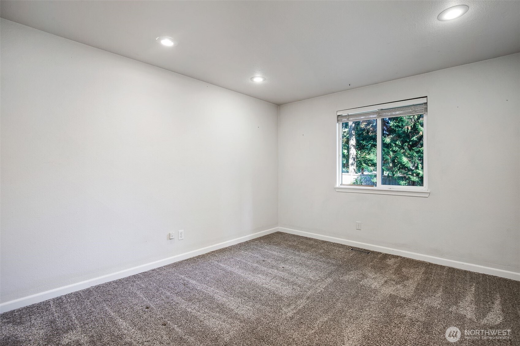 4501 W Tapps Drive Property Photo 18