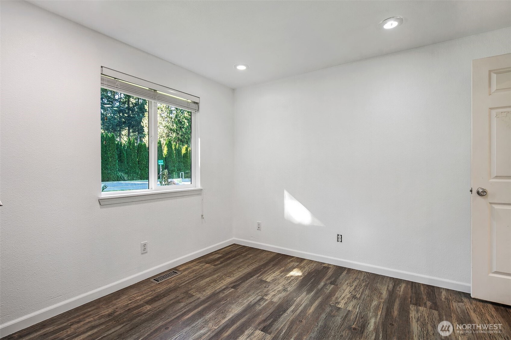 4501 W Tapps Drive Property Photo 22