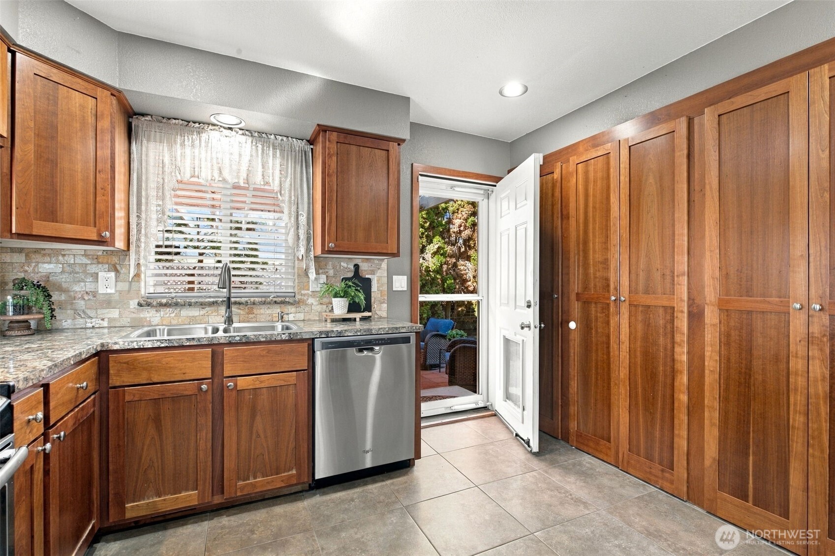 20 Amanda Lane Property Photo 10
