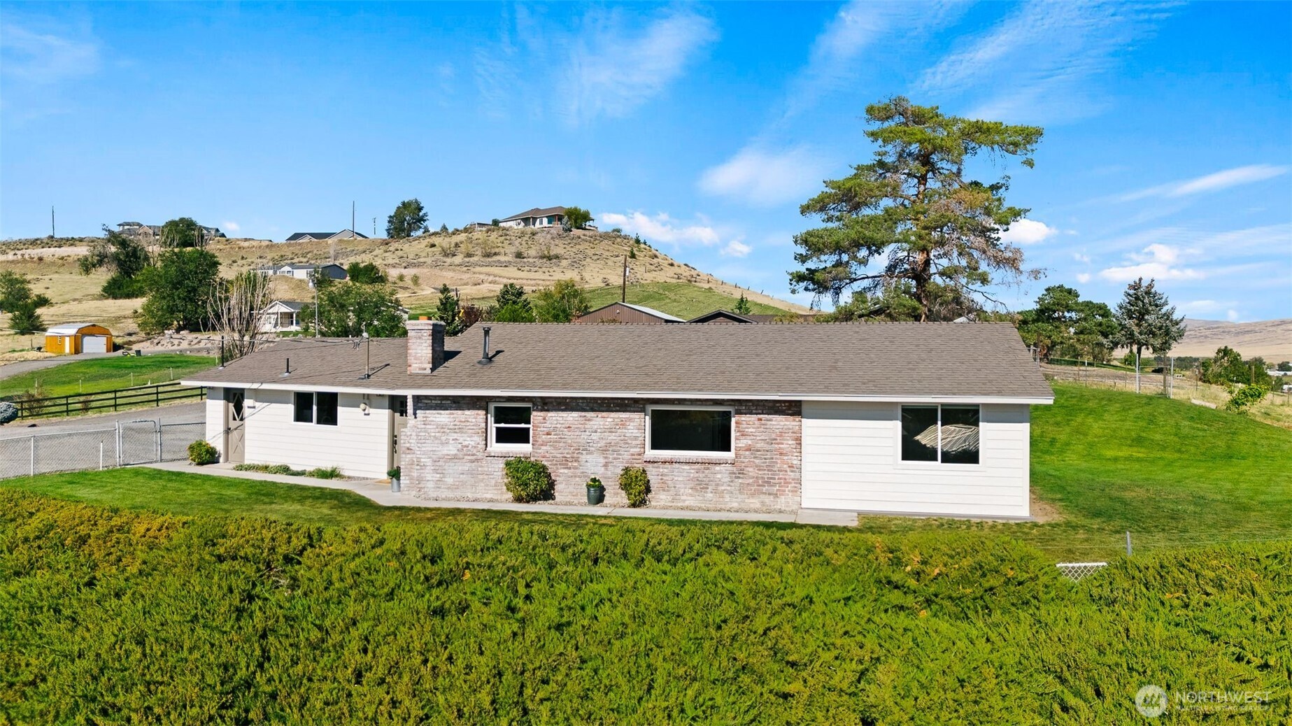 3670 N Wenas Property Photo 3