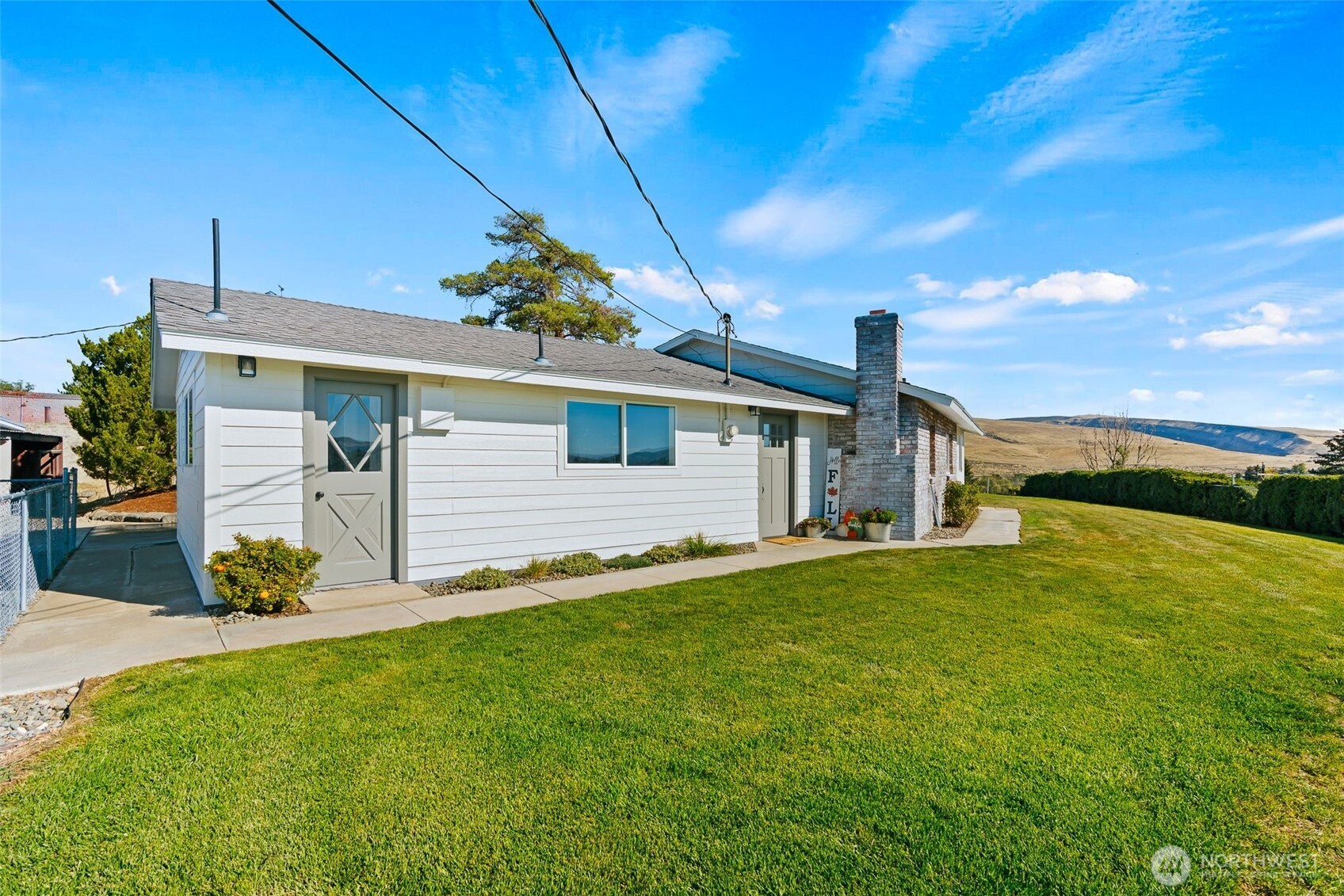 3670 N Wenas Property Photo 8