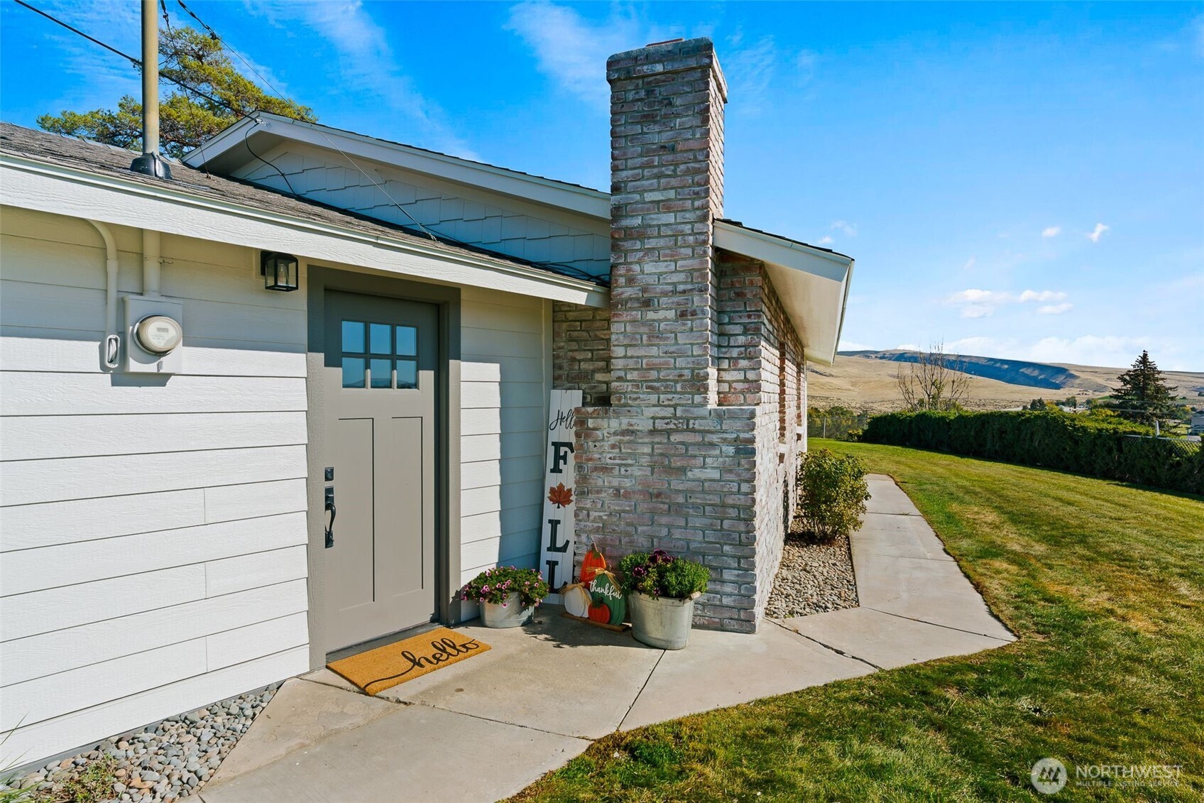 3670 N Wenas Property Photo 9