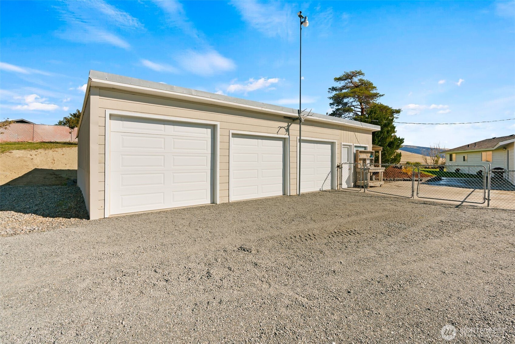 3670 N Wenas Property Photo 29