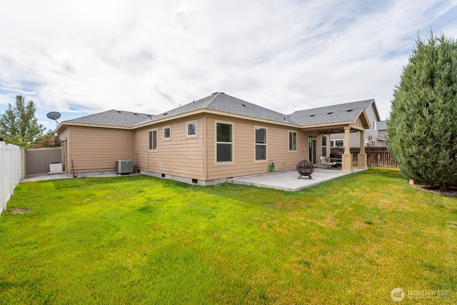 4708 W Warbler Street Property Photo 2