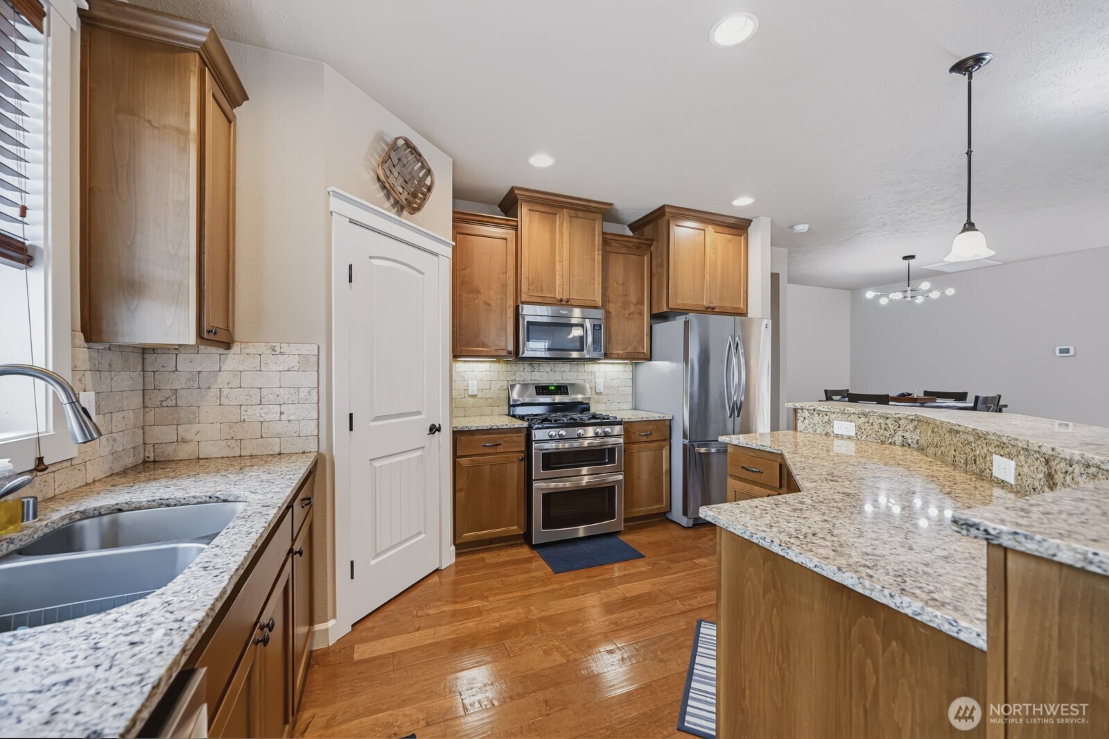 4708 W Warbler Street Property Photo 5