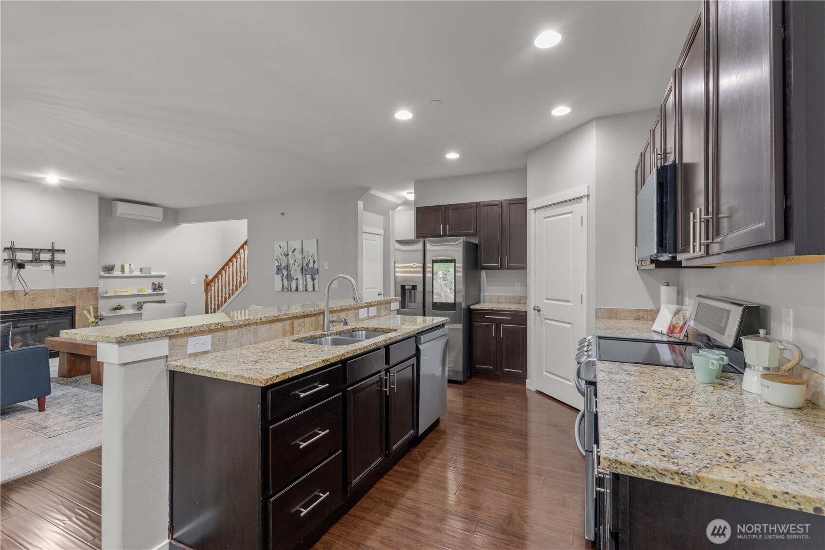 2305 Seringa Avenue Property Photo 10