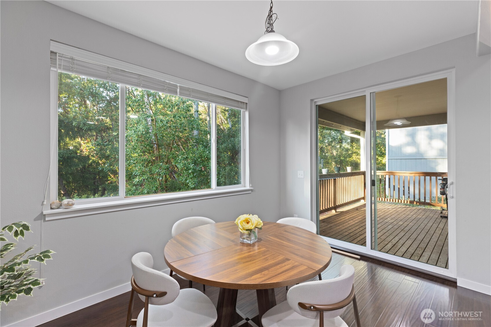 2305 Seringa Avenue Property Photo 12