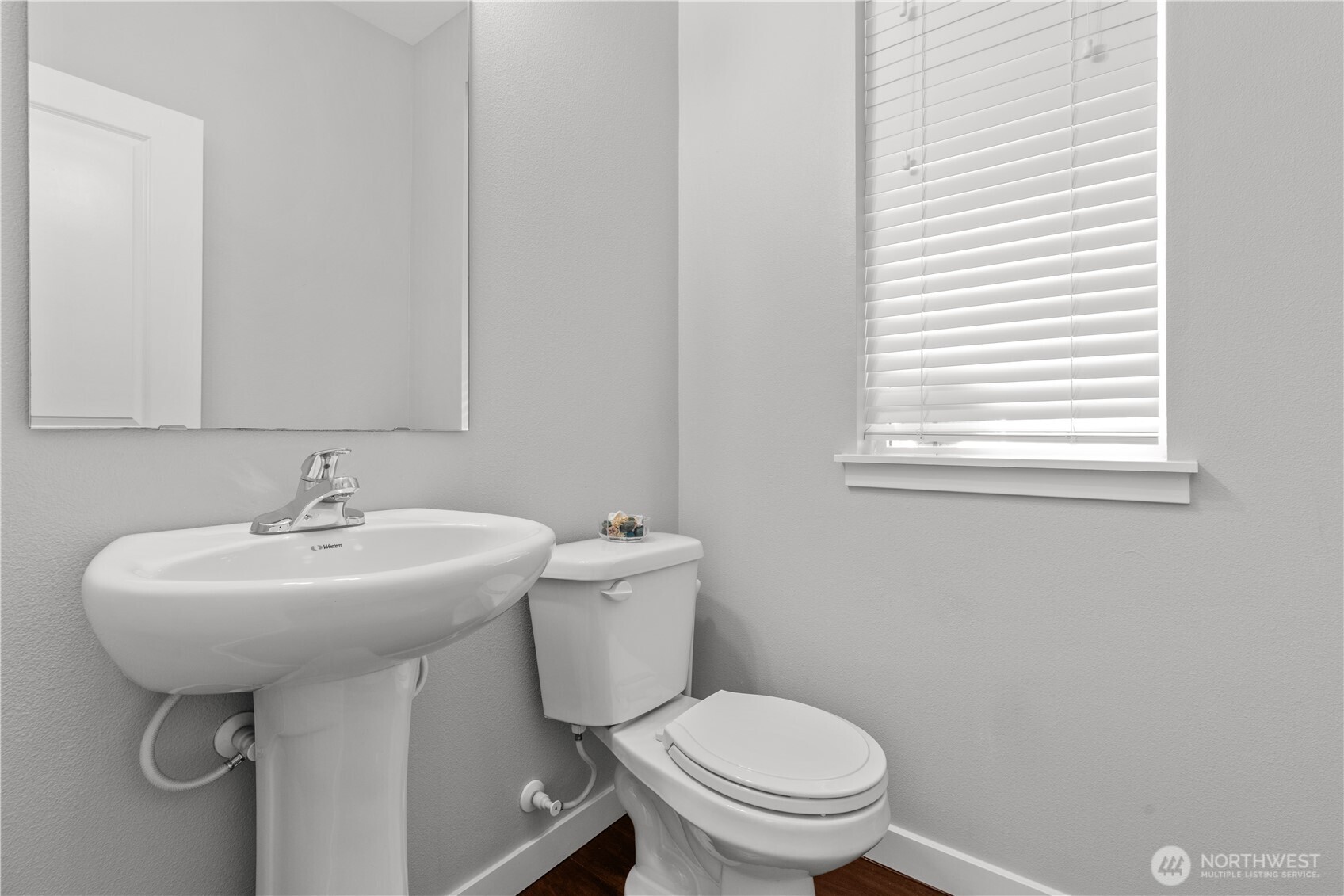 2305 Seringa Avenue Property Photo 15