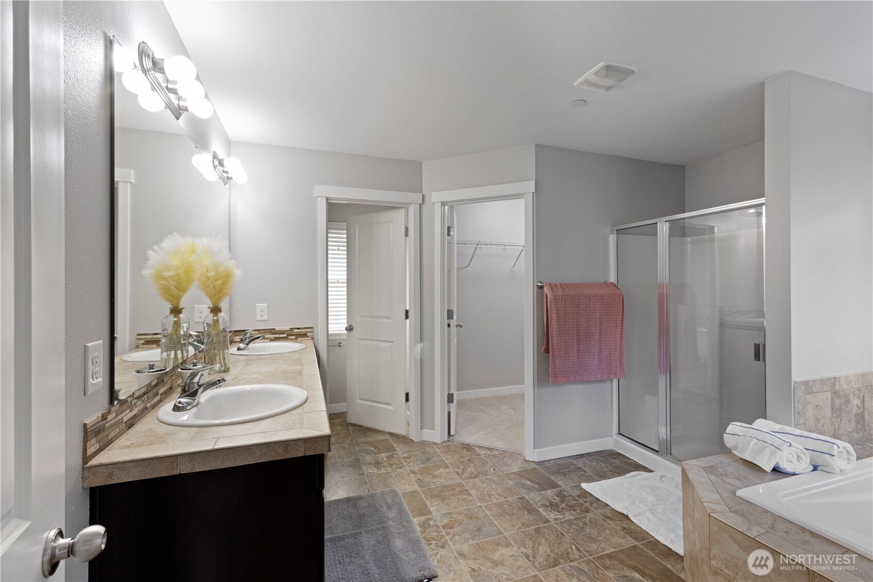 2305 Seringa Avenue Property Photo 18