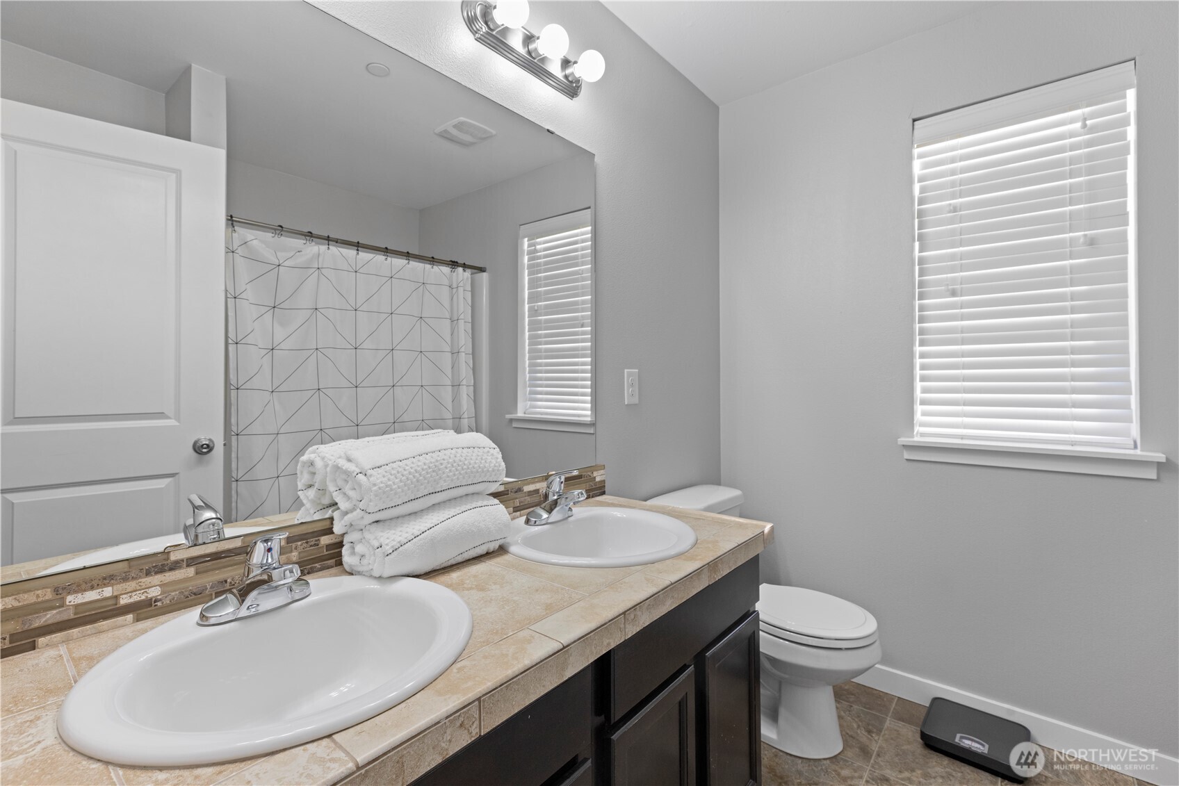 2305 Seringa Avenue Property Photo 26