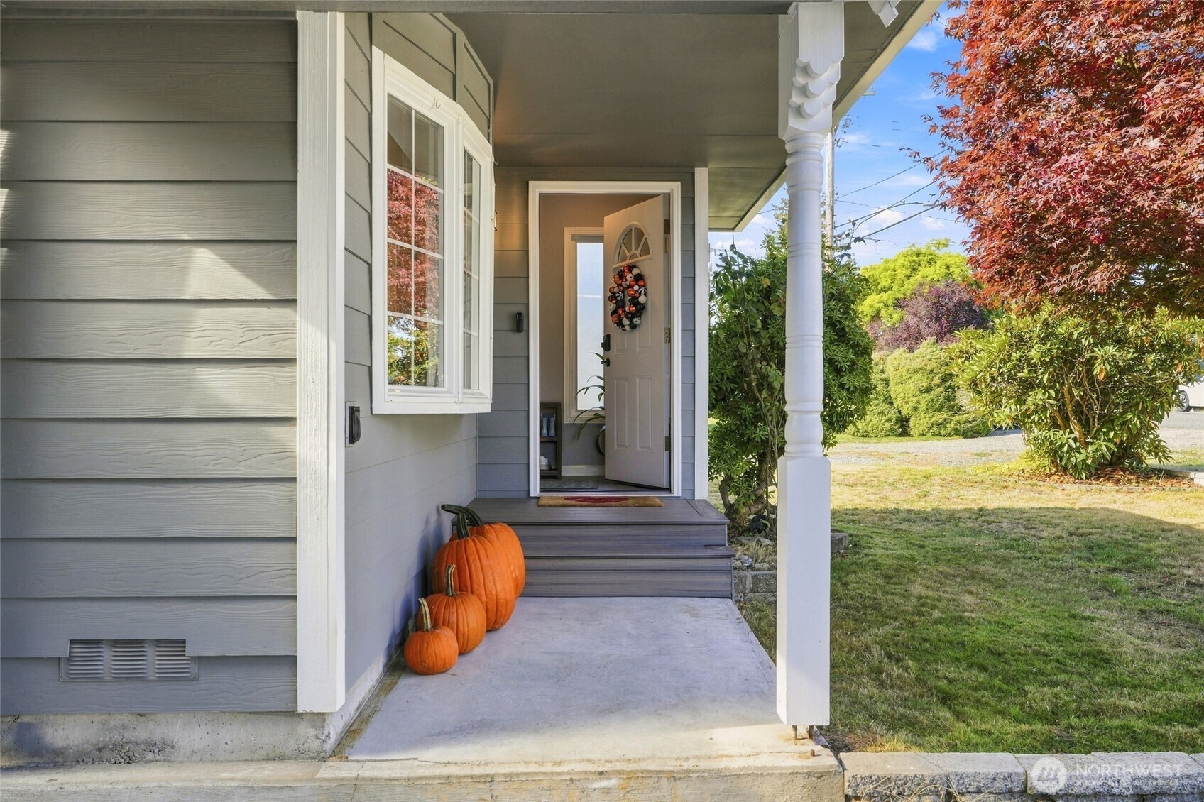 24 E Beech Street Property Photo 16