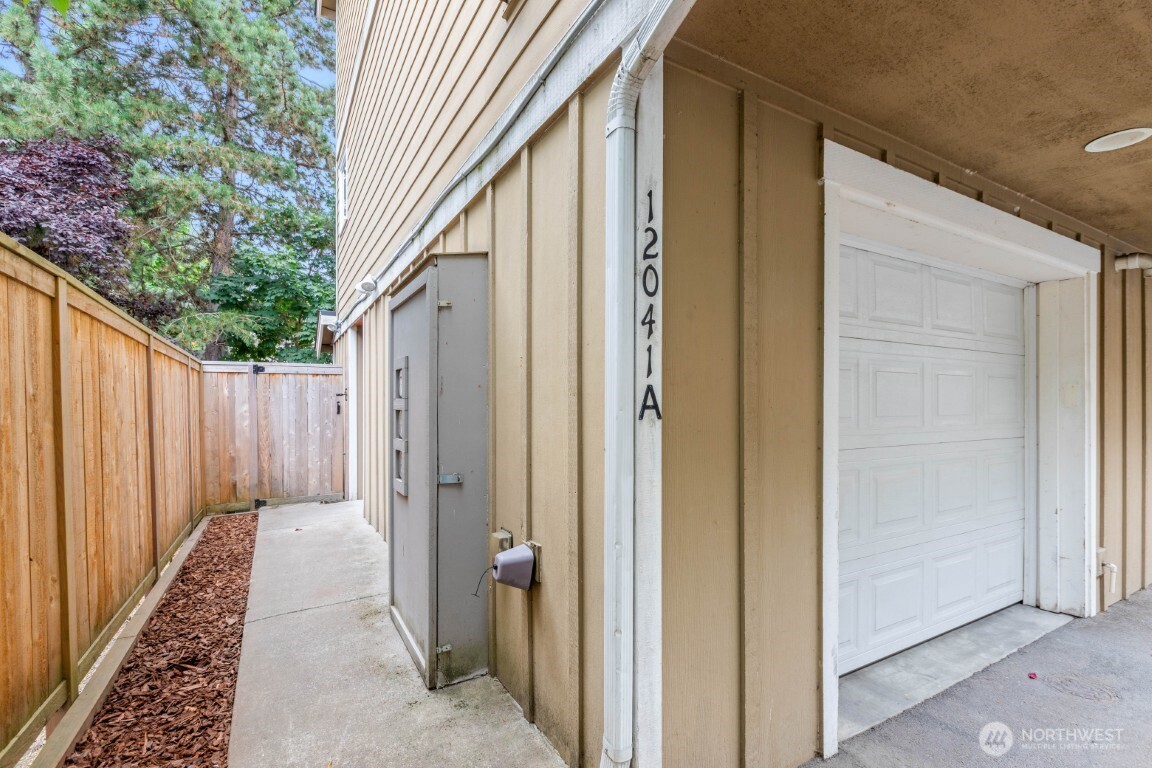 12041 33rd Avenue A Property Photo 4