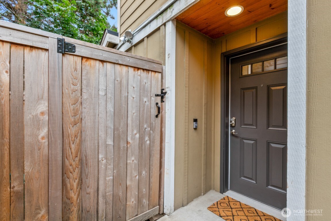 12041 33rd Avenue A Property Photo 5