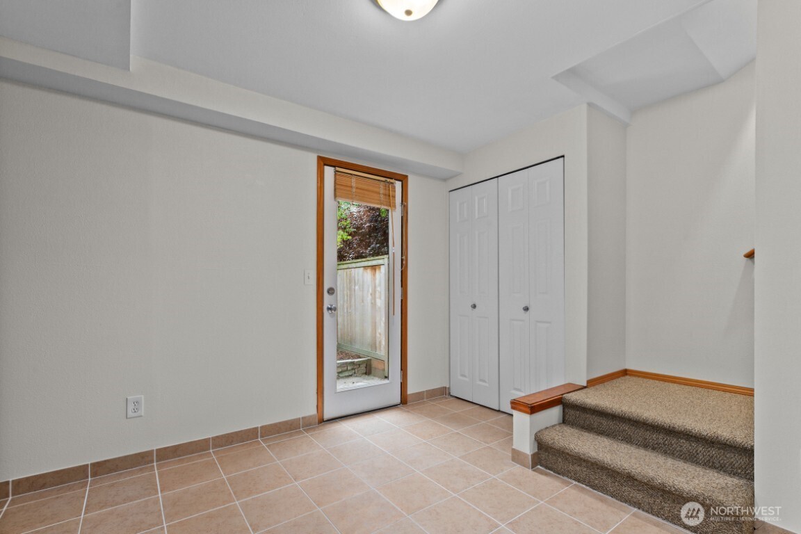 12041 33rd Avenue A Property Photo 6