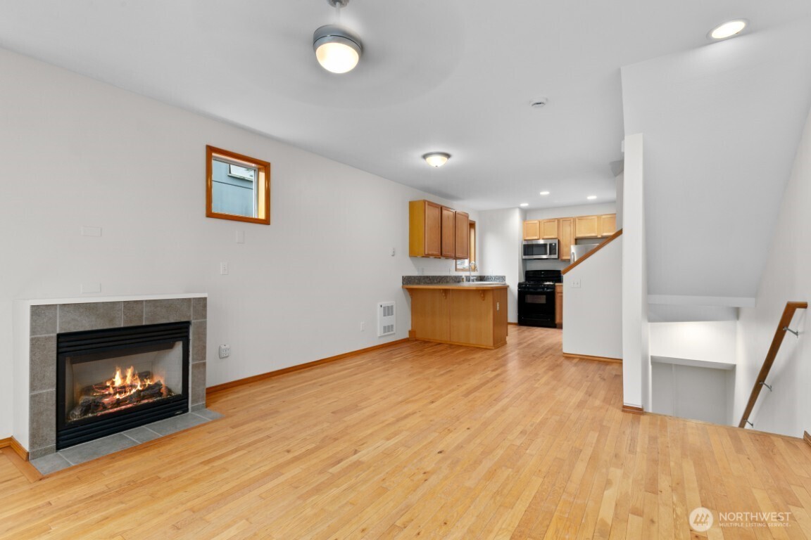 12041 33rd Avenue A Property Photo 8