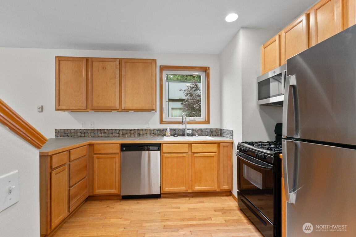 12041 33rd Avenue A Property Photo 14