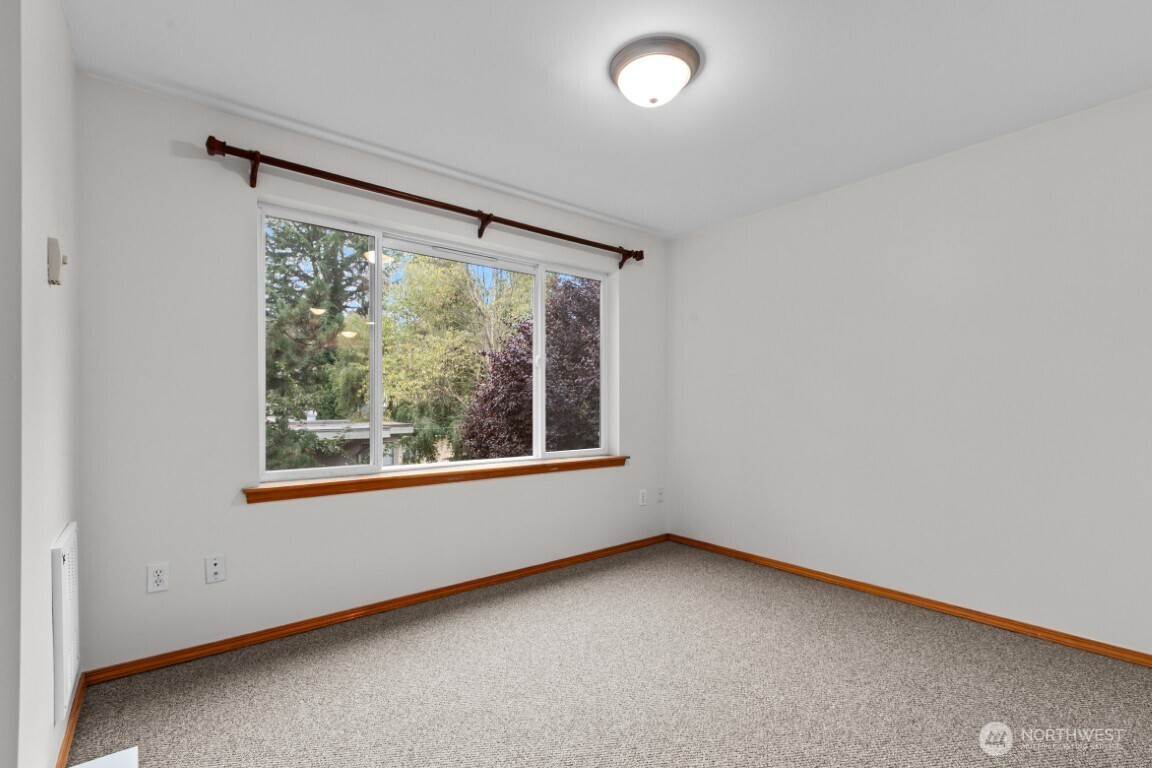 12041 33rd Avenue A Property Photo 17