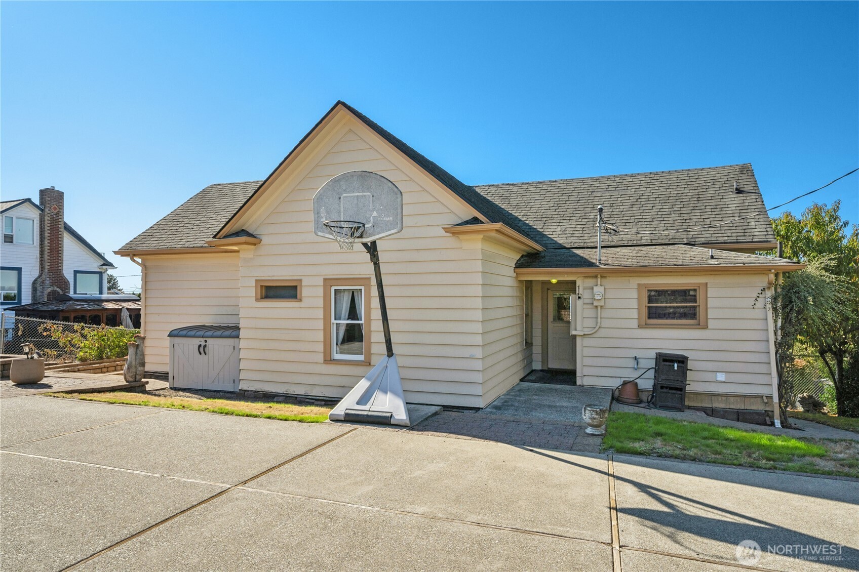 606 Renton Avenue Property Photo 13