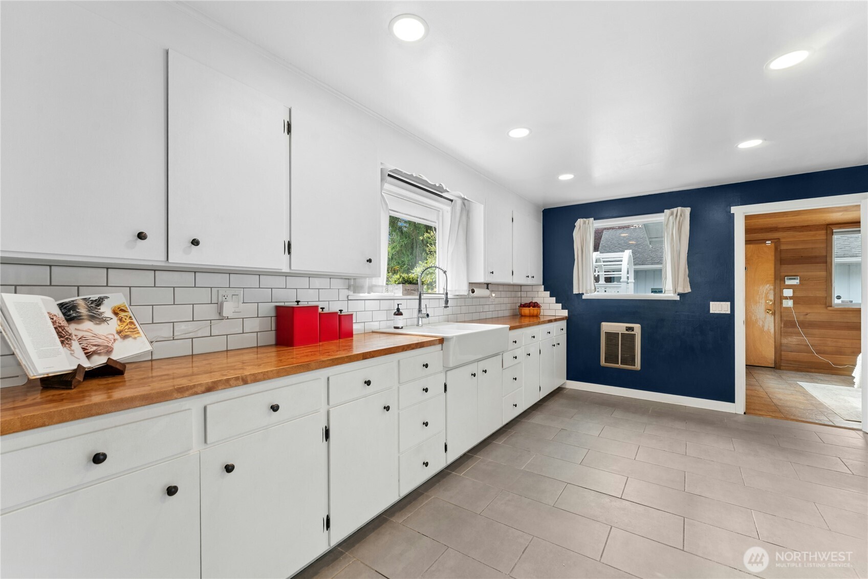 10418 Park Avenue Property Photo 6