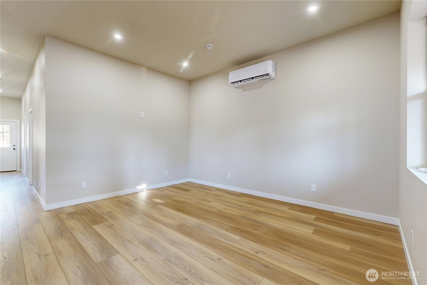 1211 Chestnut Street Property Photo 3