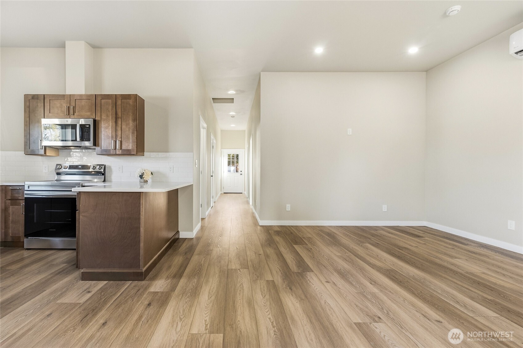 1211 Chestnut Street Property Photo 3