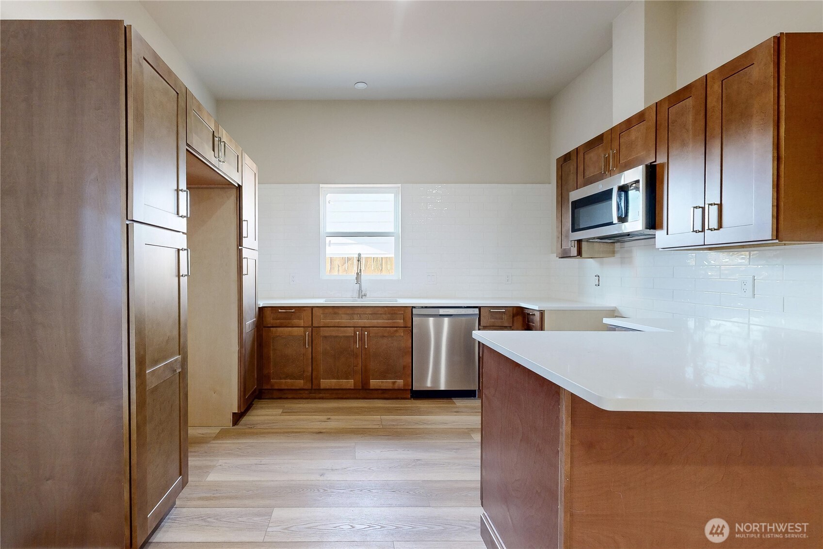 1211 Chestnut Street Property Photo 6