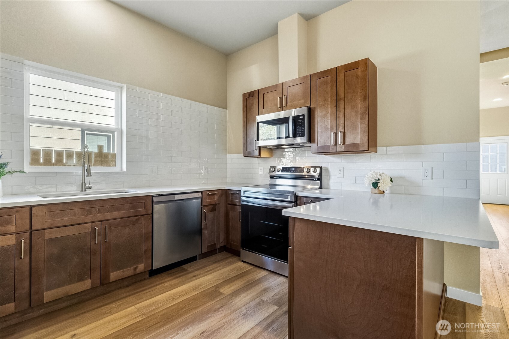 1211 Chestnut Street Property Photo 7