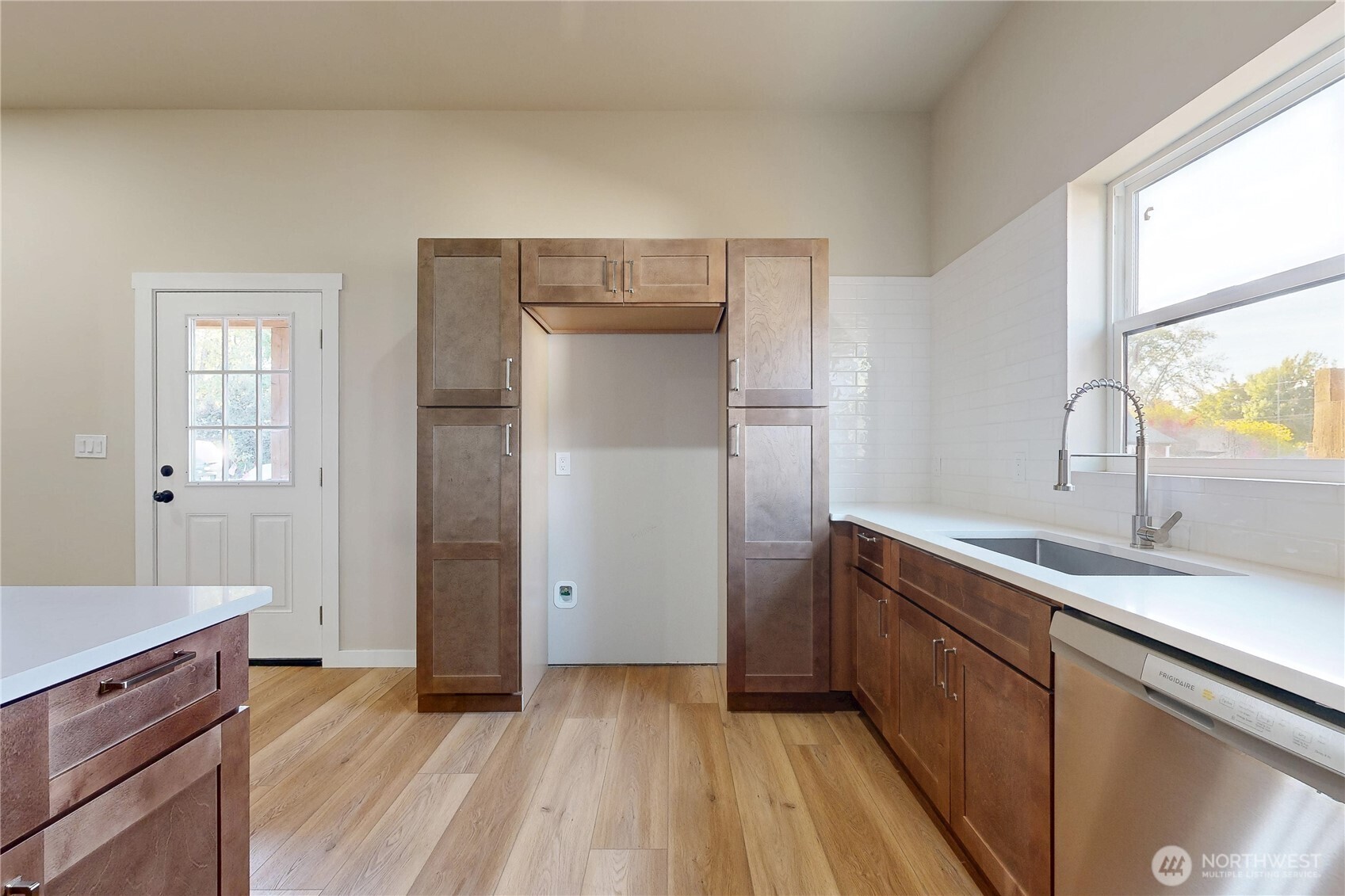 1211 Chestnut Street Property Photo 9