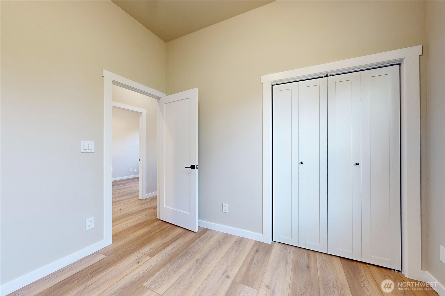 1211 Chestnut Street Property Photo 12