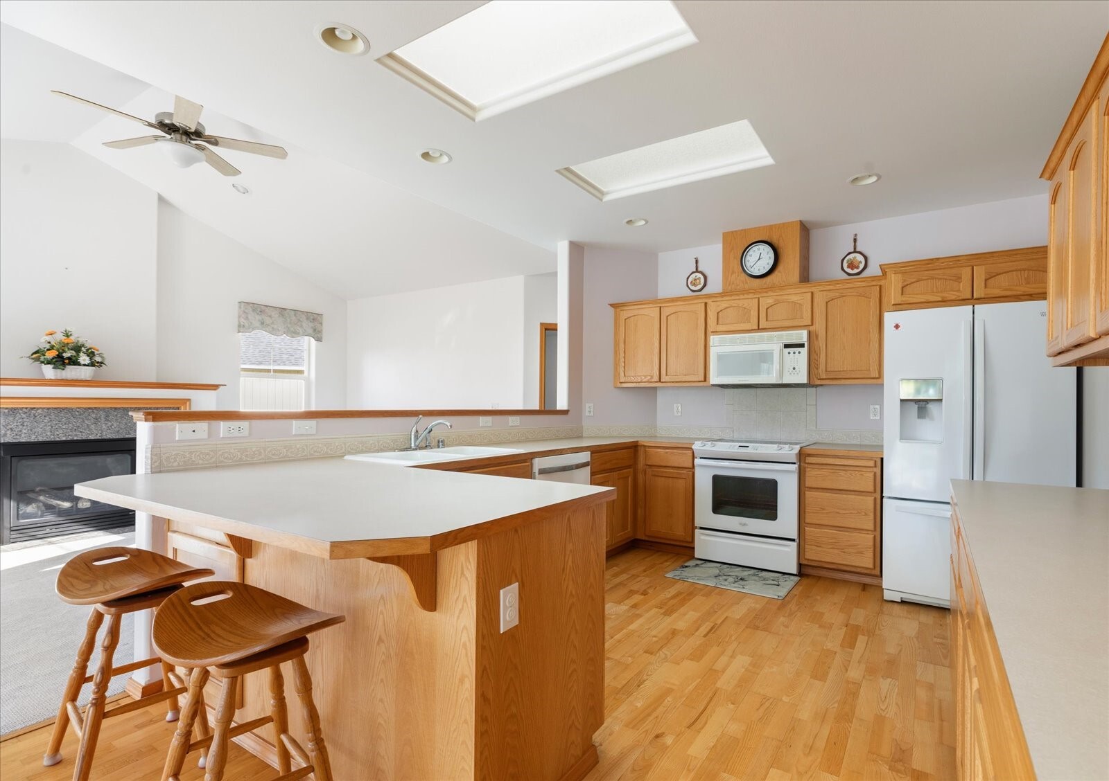 1325 Sw Xavier Drive Property Photo 6