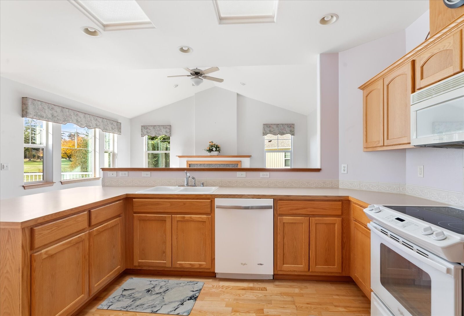 1325 Sw Xavier Drive Property Photo 8