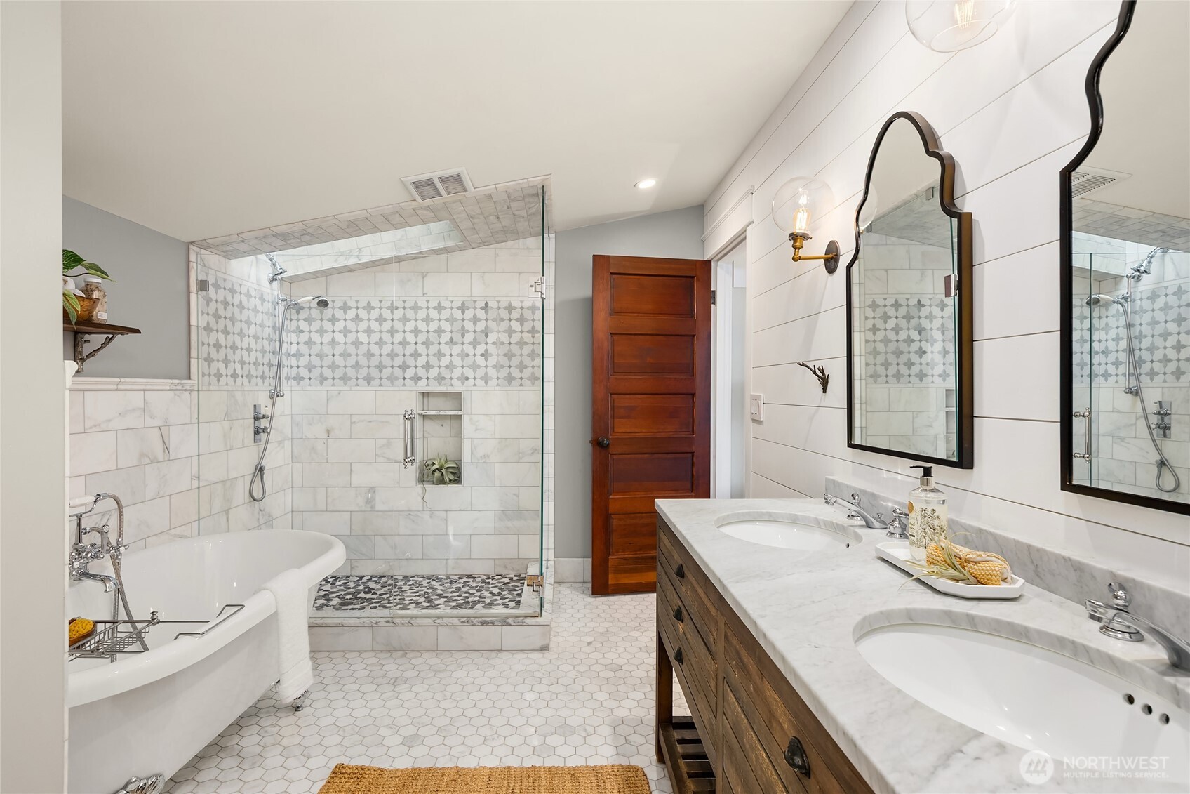 8405 Hansen Road Property Photo 27