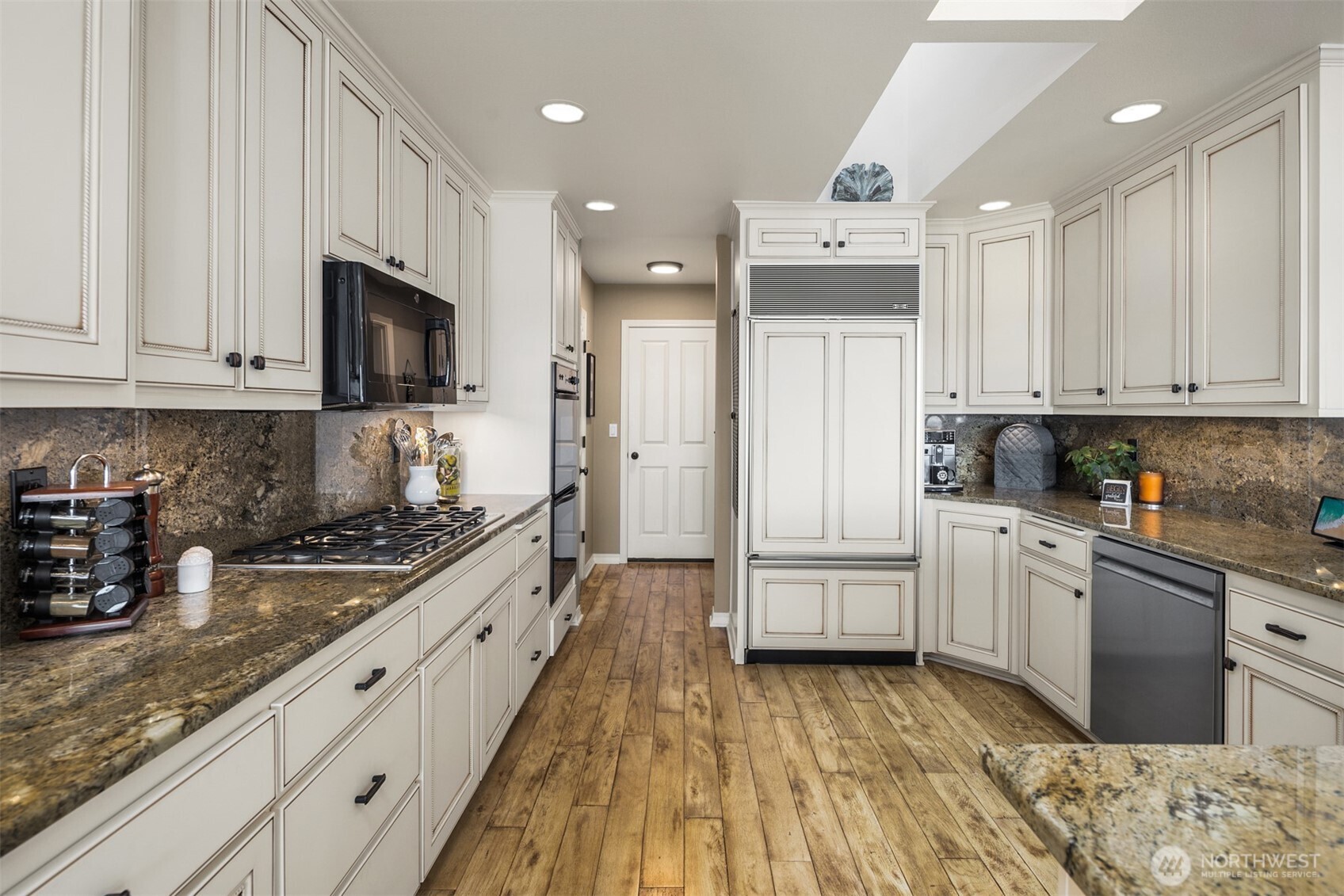 371 Vine Street Property Photo 9