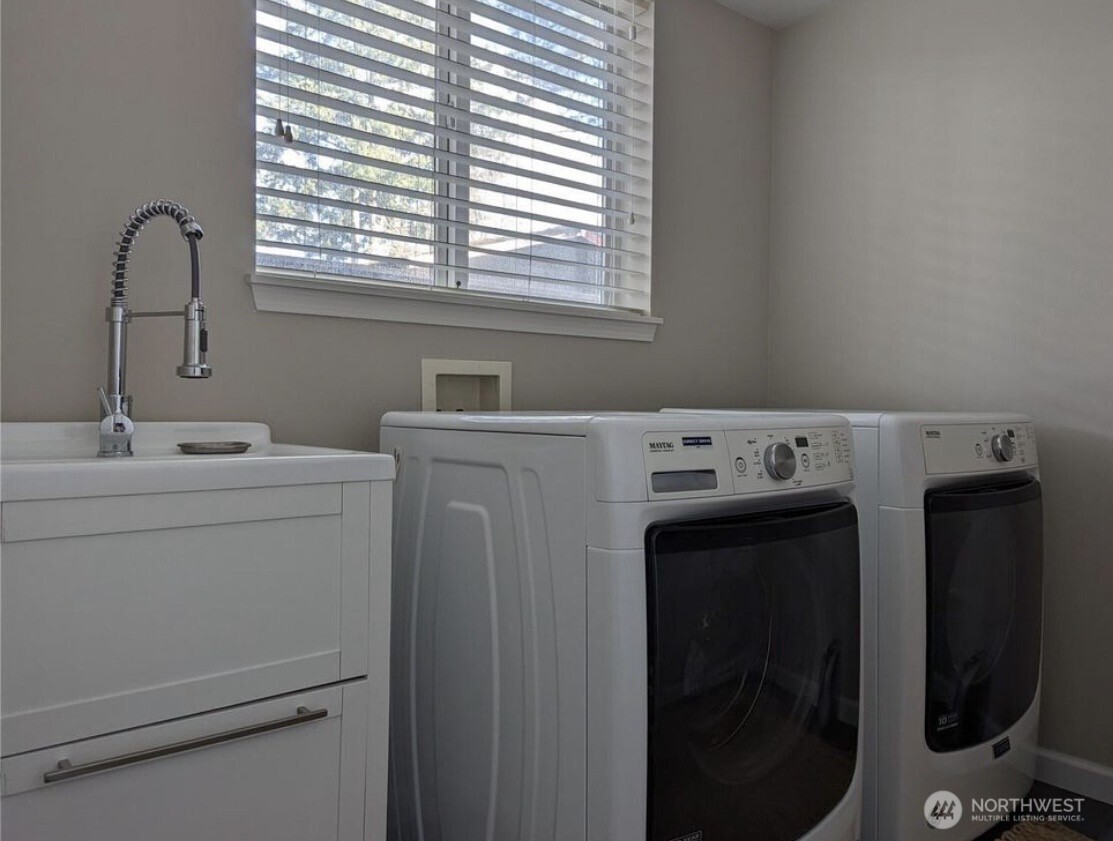 751 Nw Juniper St 751 Property Photo 17