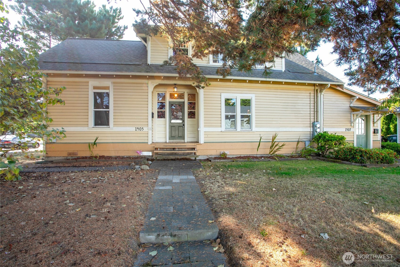 1405 Halleck Street Property Photo 1