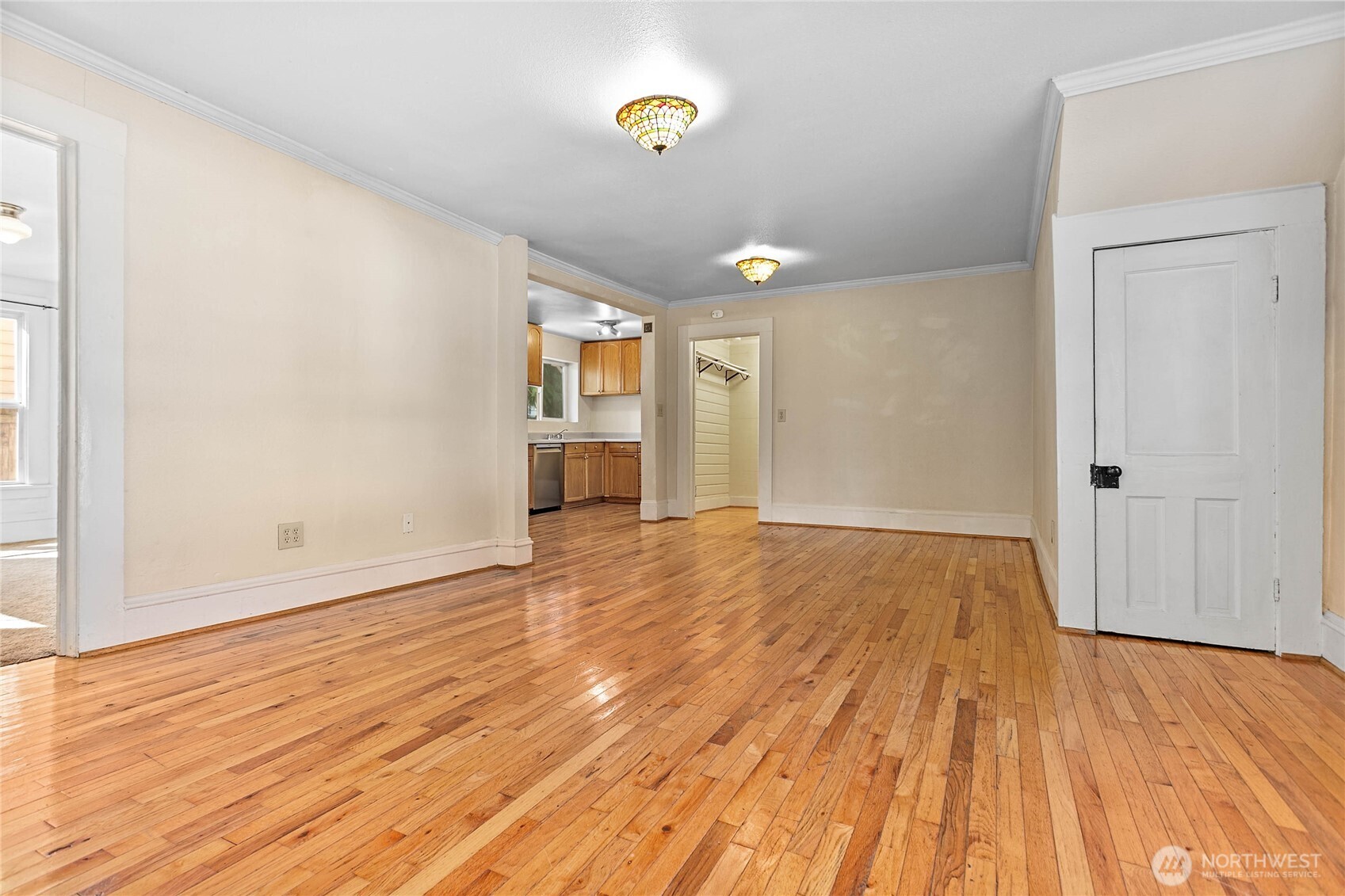 1405 Halleck Street Property Photo 7