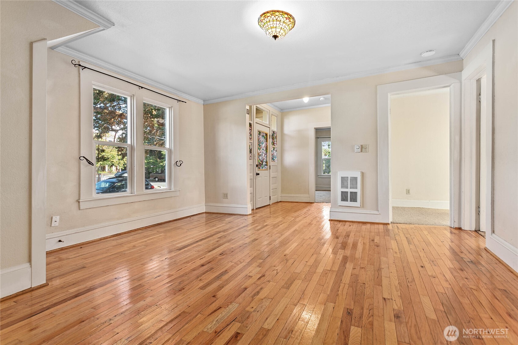 1405 Halleck Street Property Photo 9