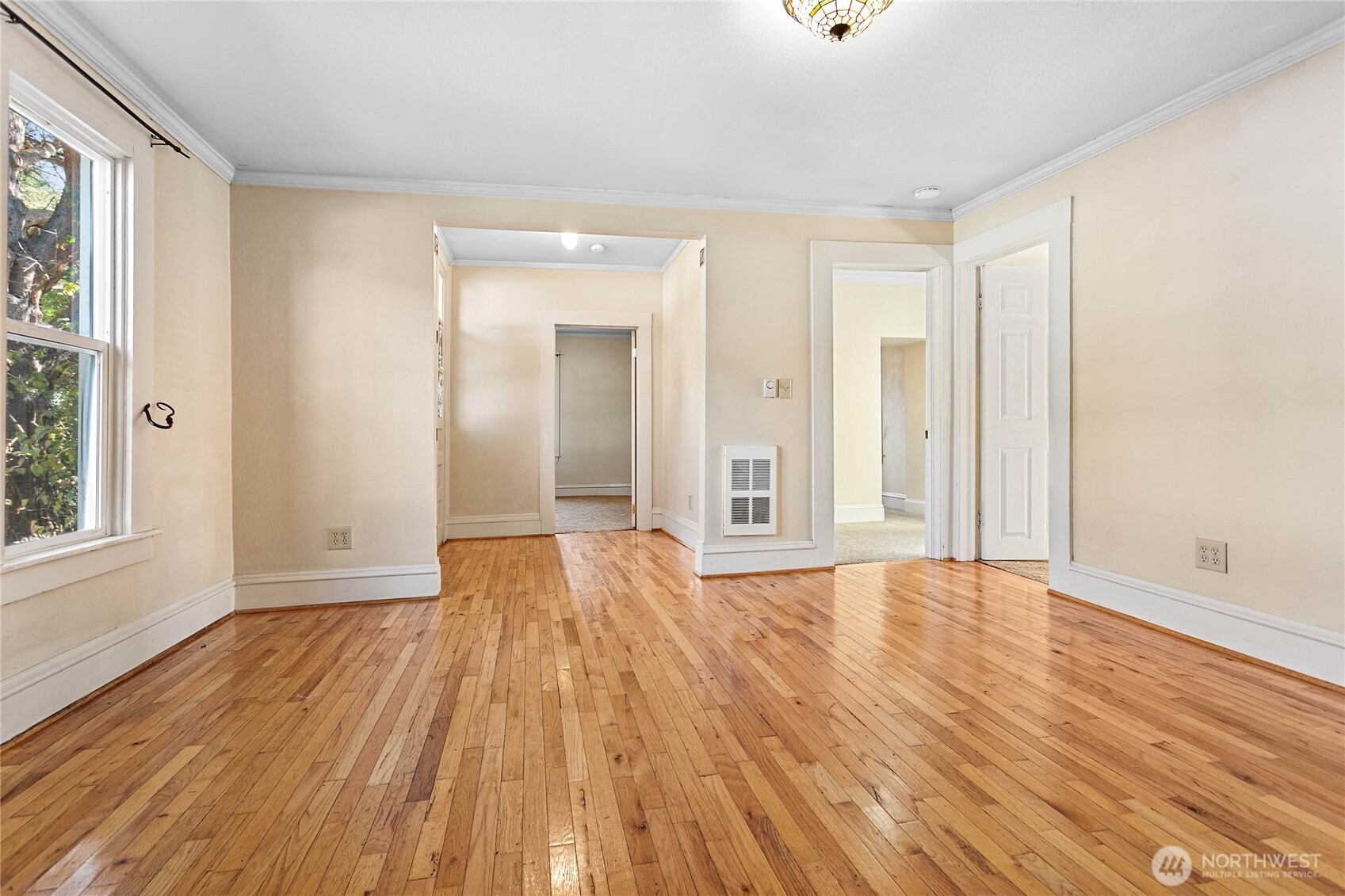 1405 Halleck Street Property Photo 10