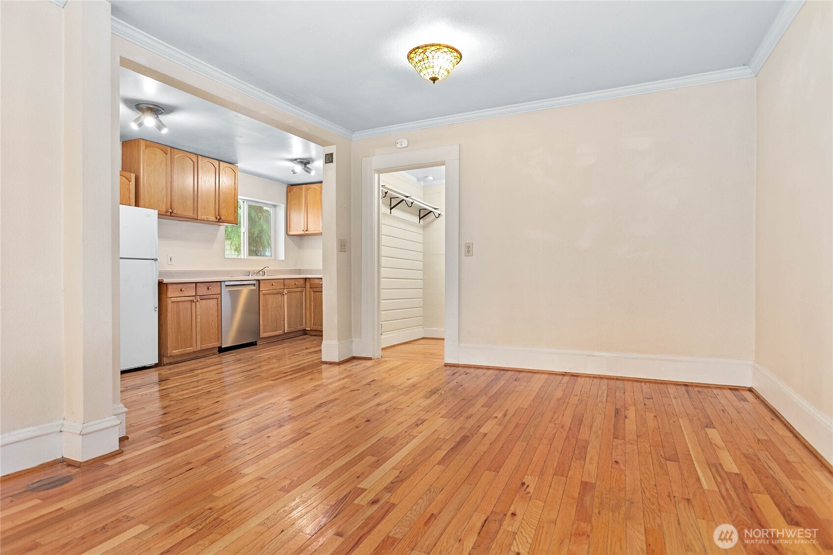1405 Halleck Street Property Photo 13