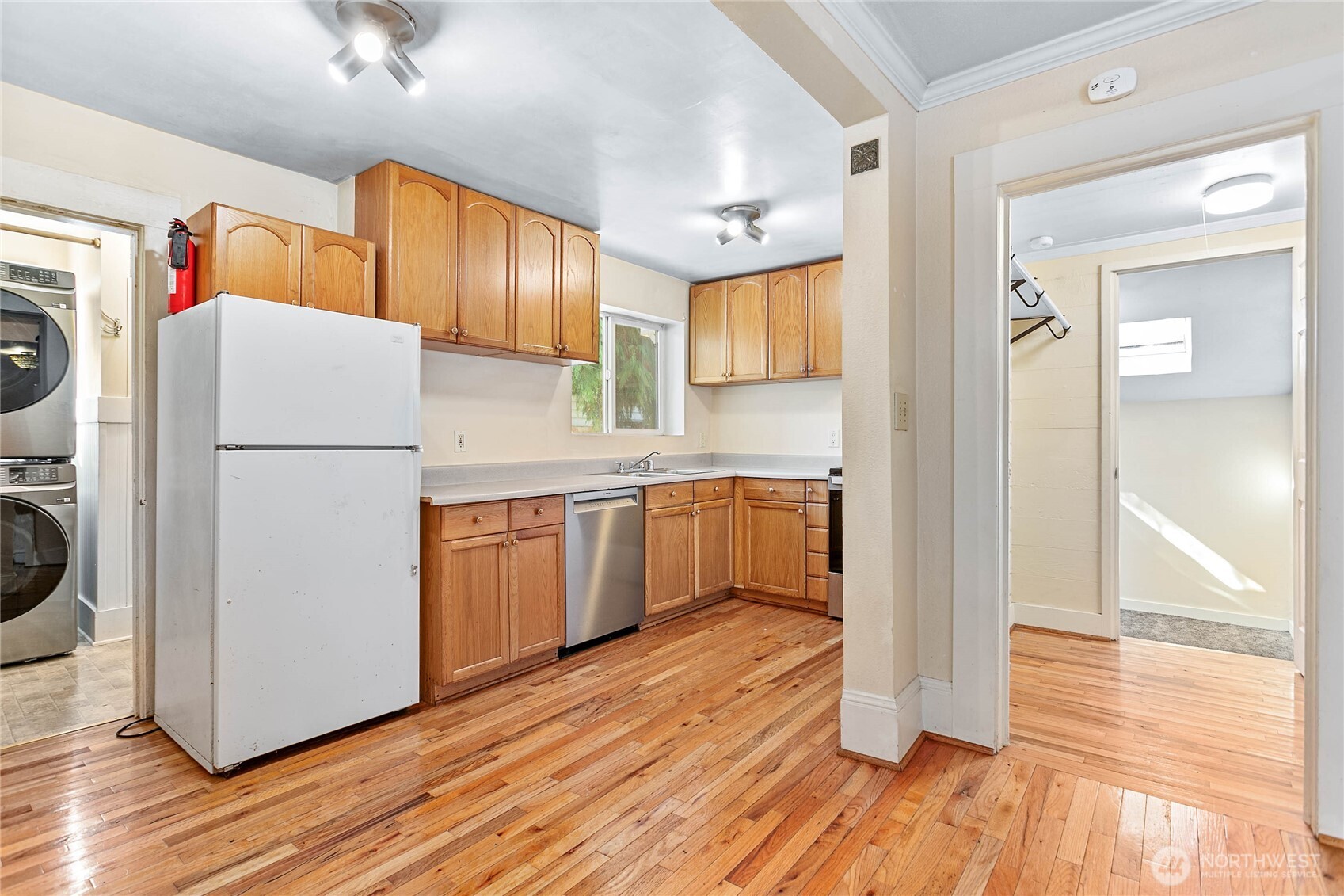 1405 Halleck Street Property Photo 14