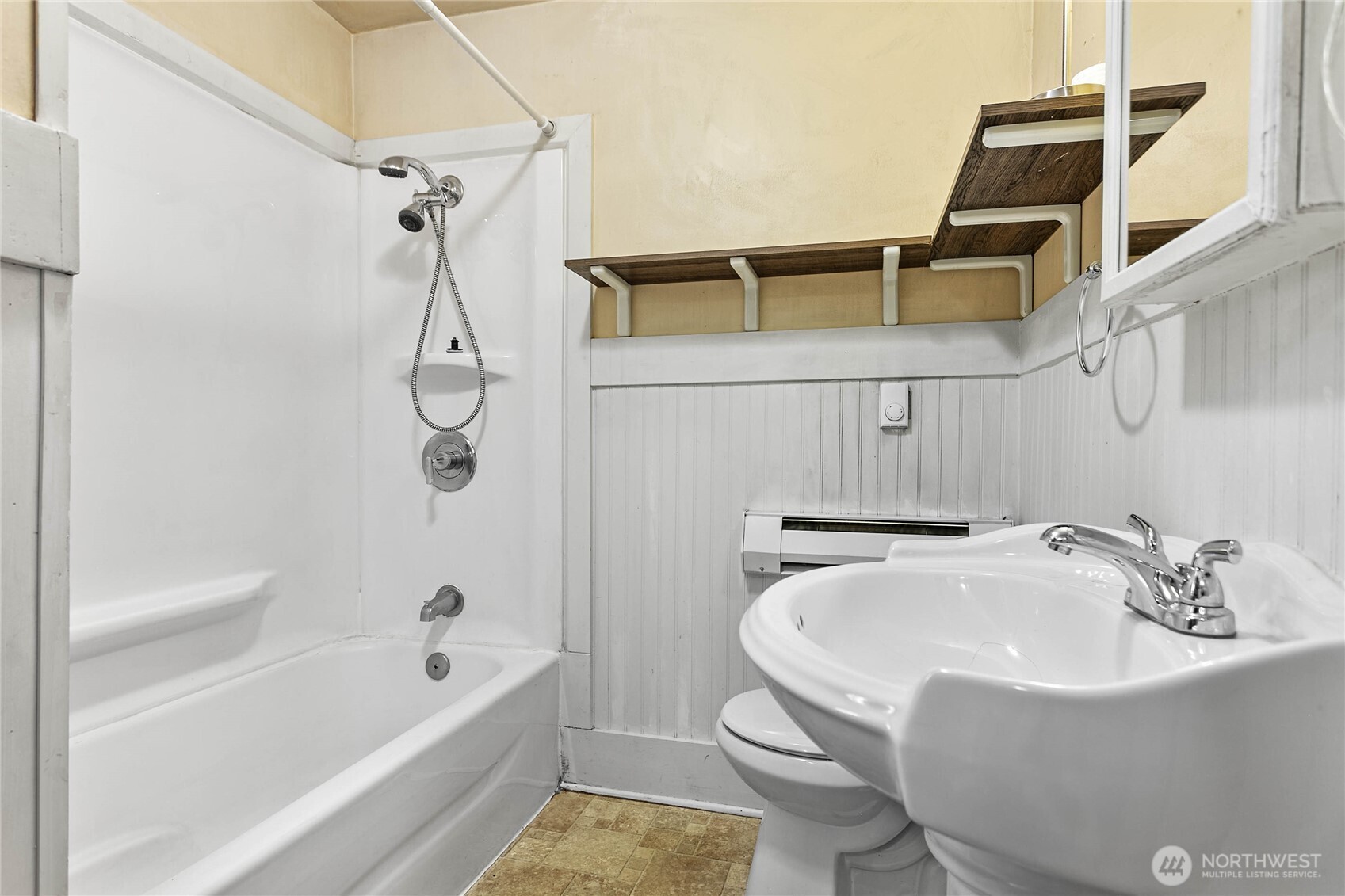 1405 Halleck Street Property Photo 18