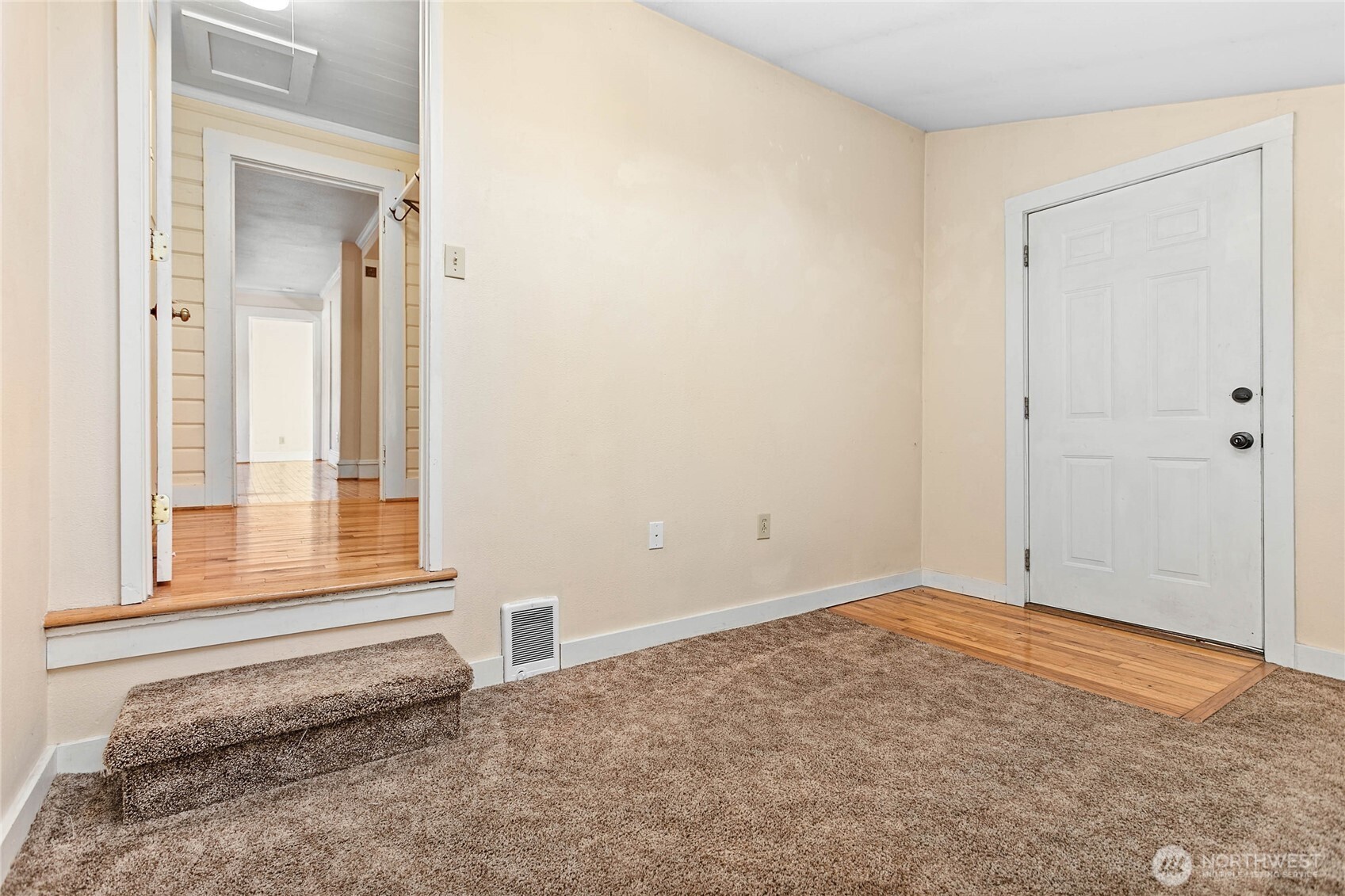 1405 Halleck Street Property Photo 20