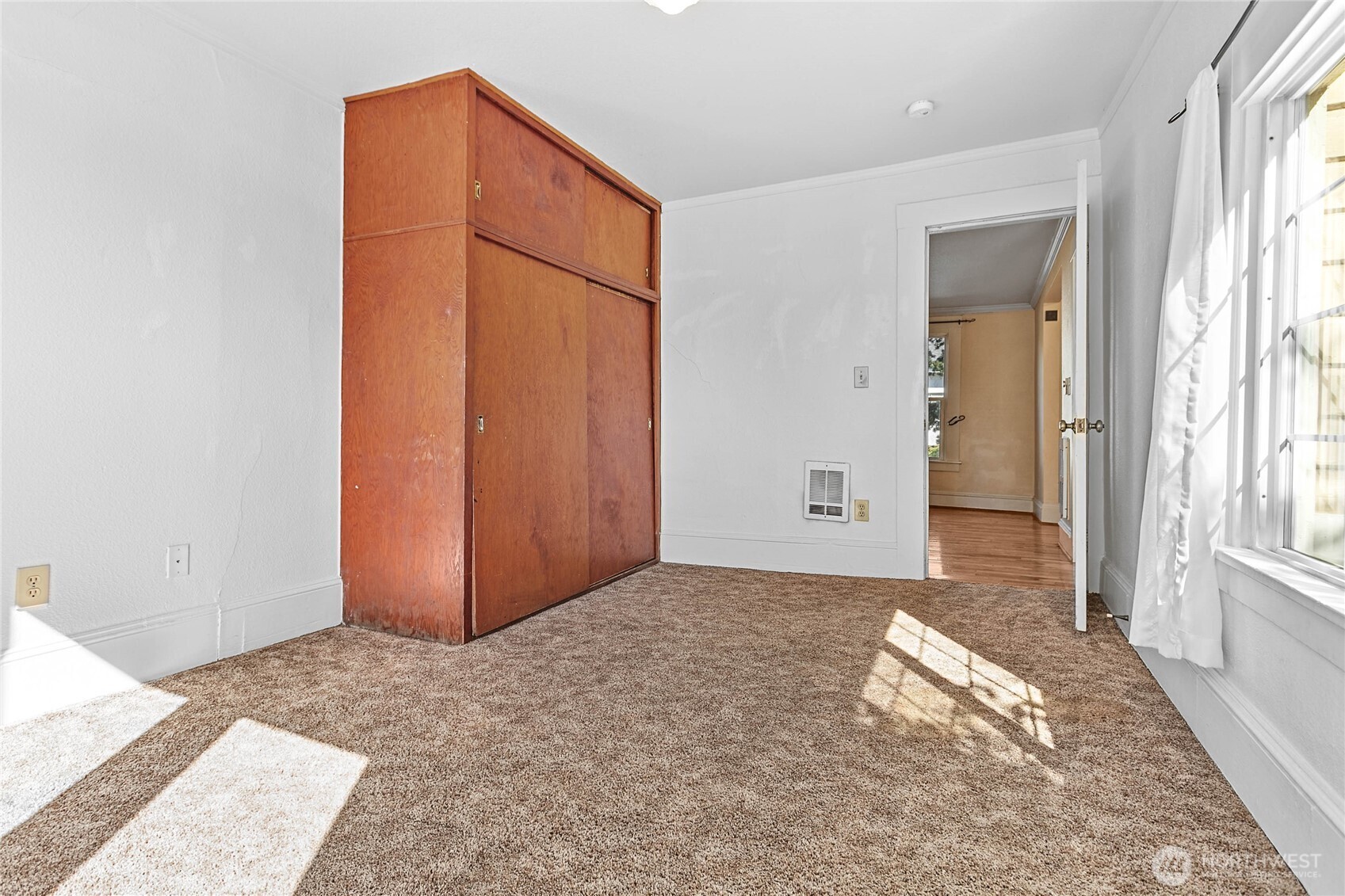 1405 Halleck Street Property Photo 23
