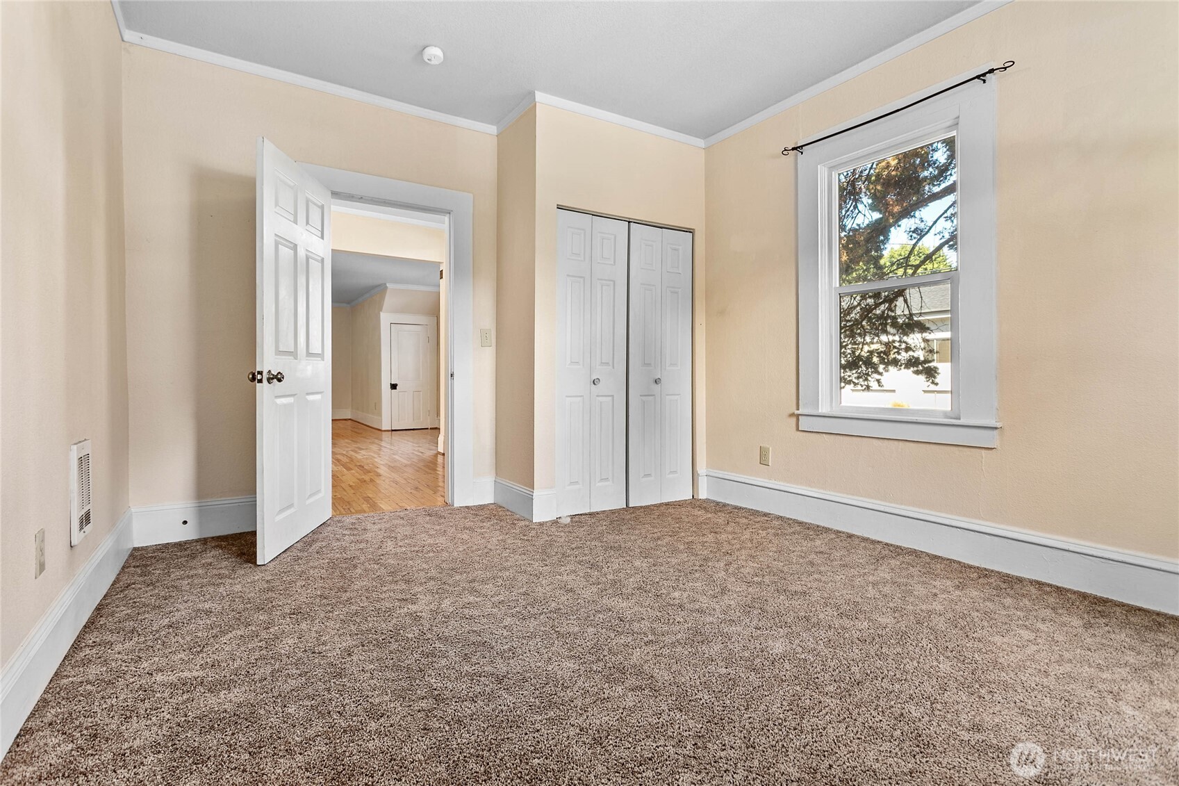 1405 Halleck Street Property Photo 28