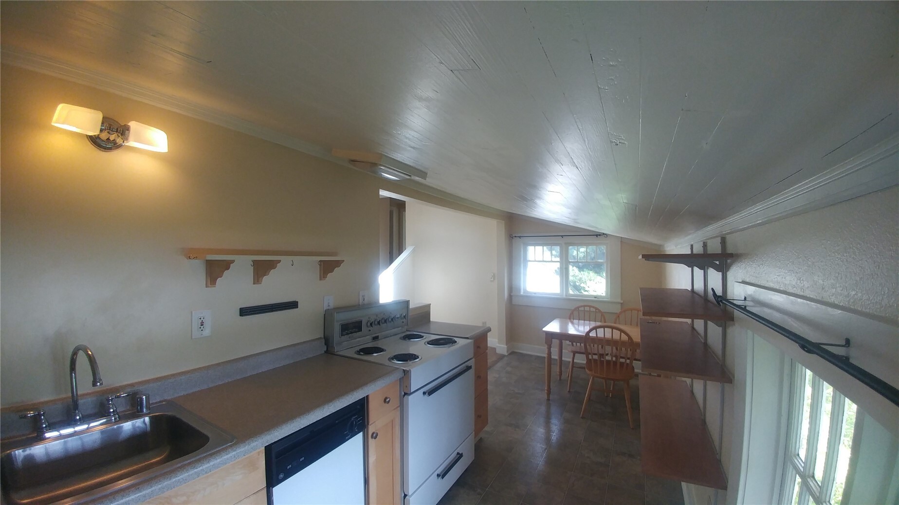 1405 Halleck Street Property Photo 31